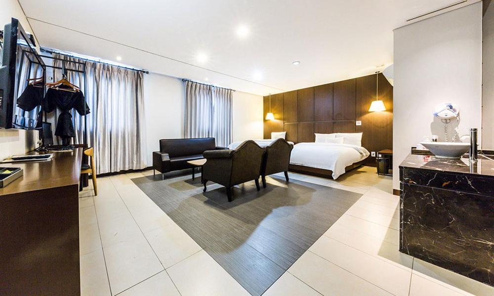 Yeongdeungpo Lifestyle F Hotel Seoul Exterior foto