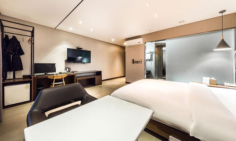 Yeongdeungpo Lifestyle F Hotel Seoul Exterior foto