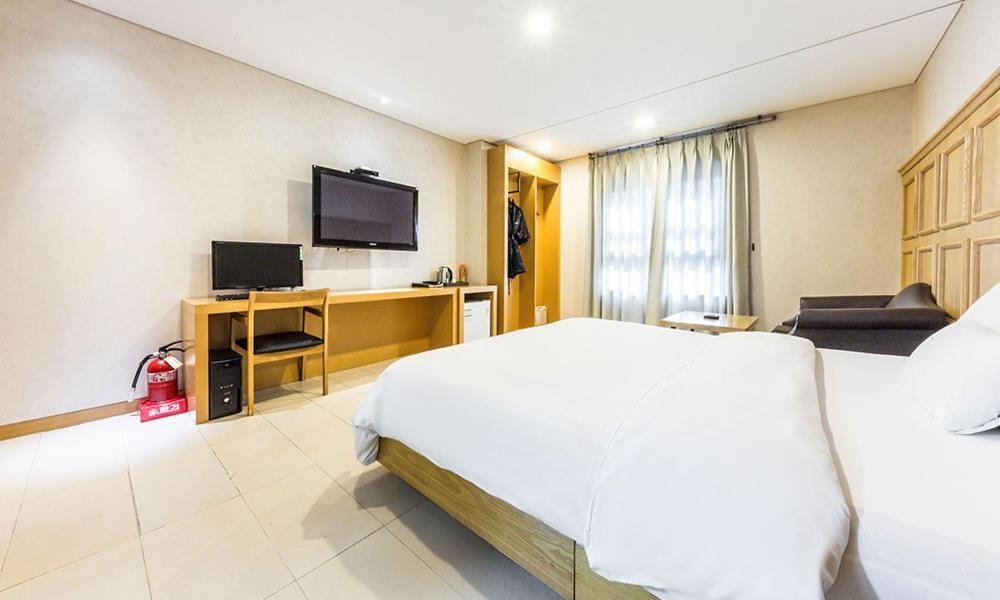 Yeongdeungpo Lifestyle F Hotel Seoul Exterior foto