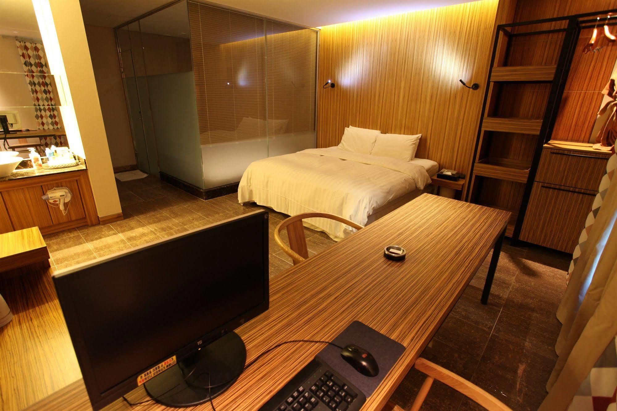 Yeongdeungpo Lifestyle F Hotel Seoul Exterior foto