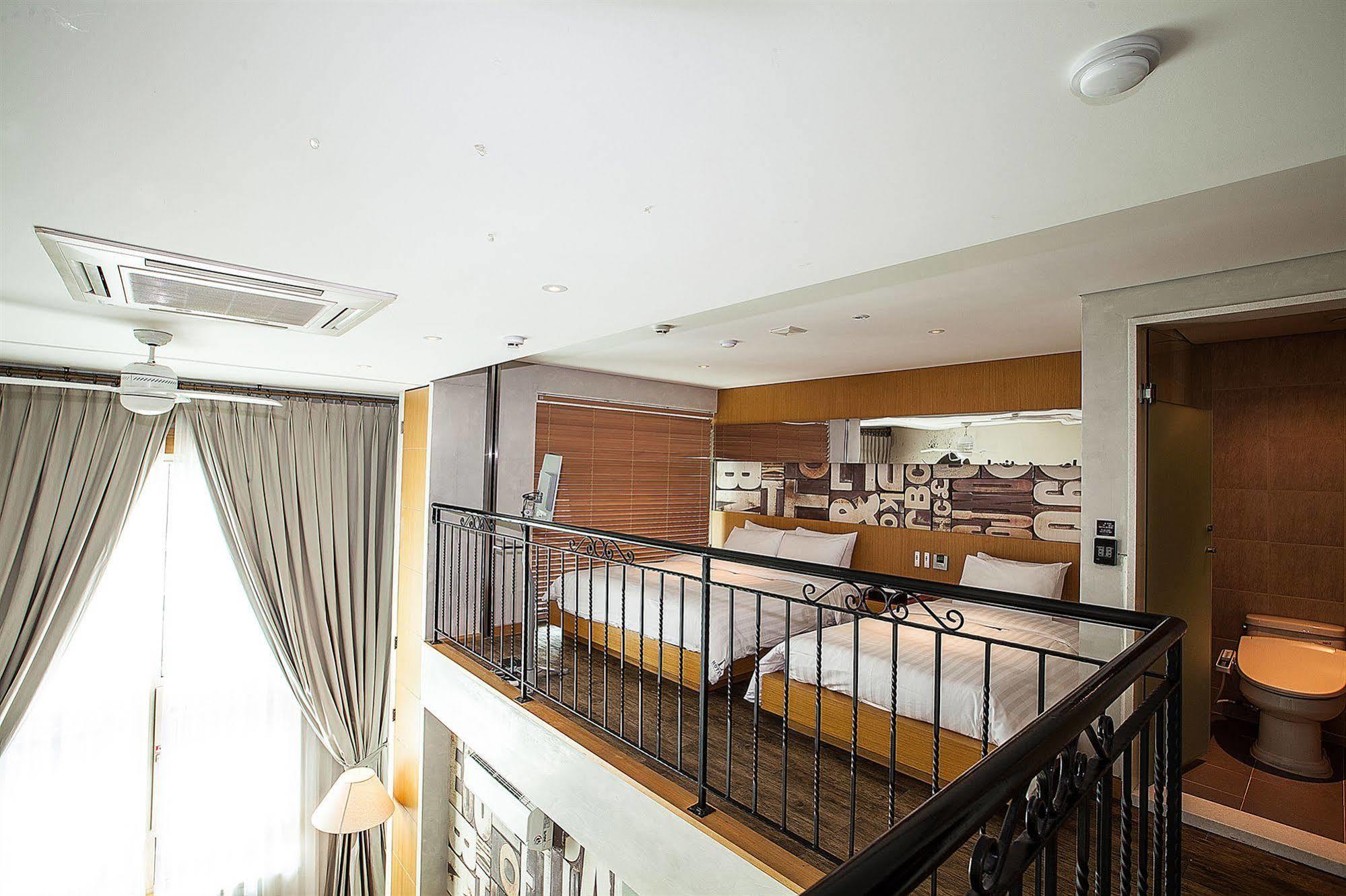 Yeongdeungpo Lifestyle F Hotel Seoul Exterior foto